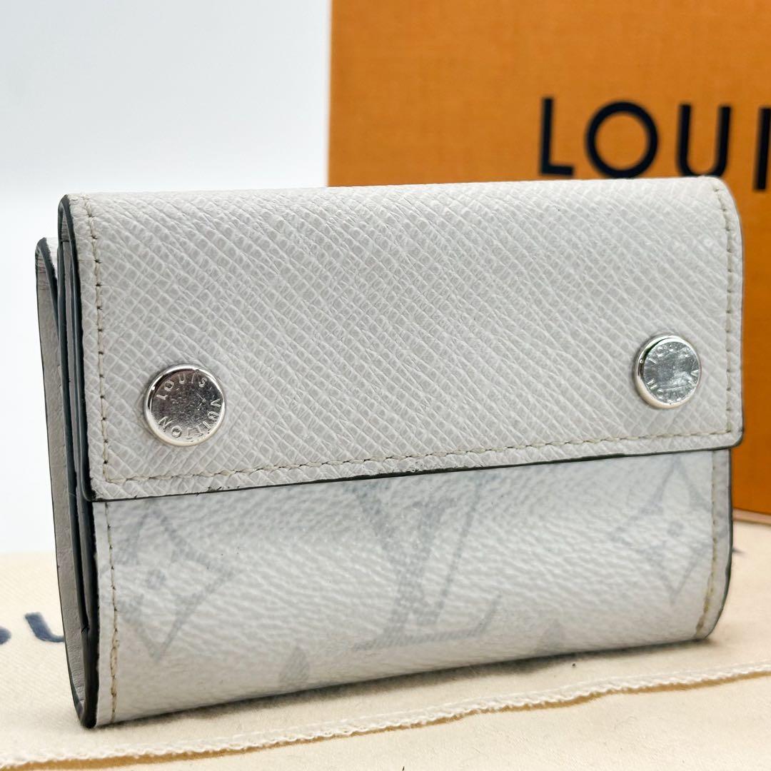 ルイヴィトン ディスカバリー コンパクトウォレット タイガラマ モノグラム ミニ