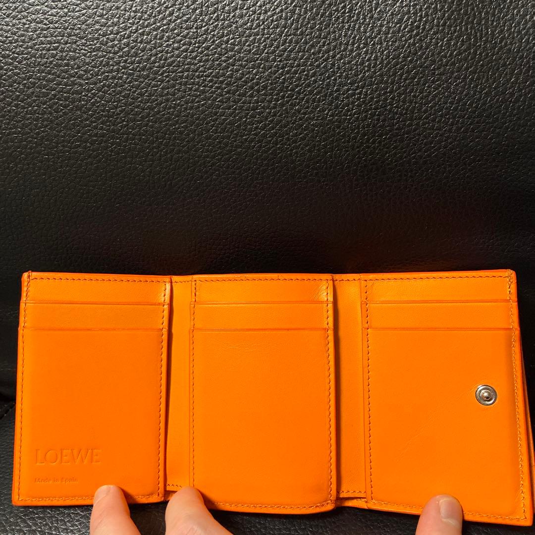 LOEWE オレンジ 三つ折り財布（箱 巾着 レシート付属）