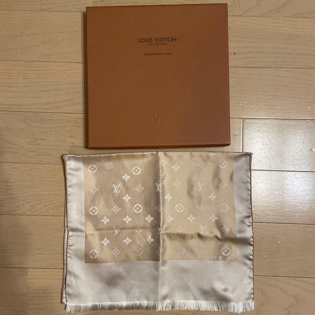 LOUIS VUITTON エシャルプ カプリ シルクストール ベージュゴールド
