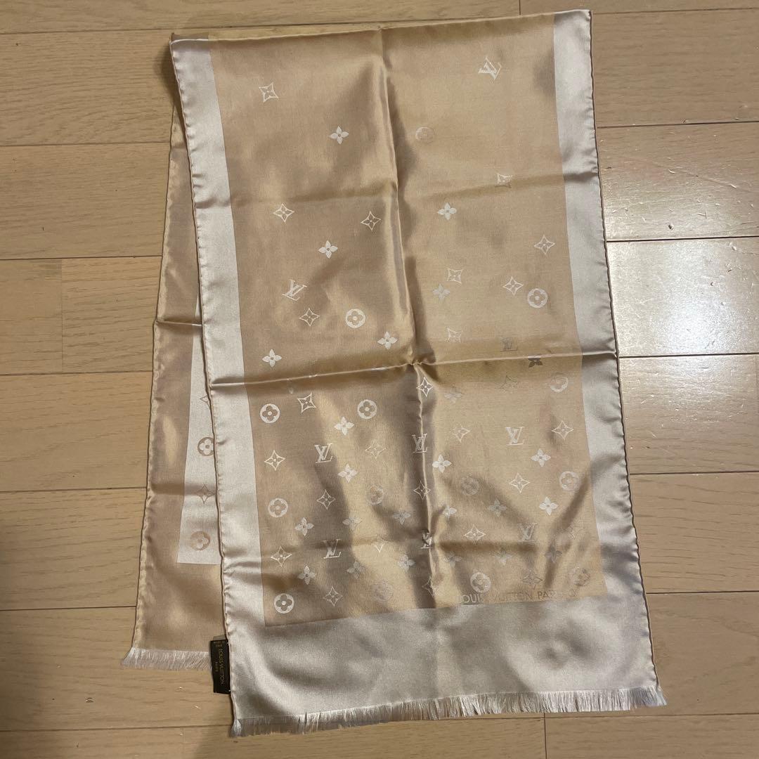 LOUIS VUITTON エシャルプ カプリ シルクストール ベージュゴールド