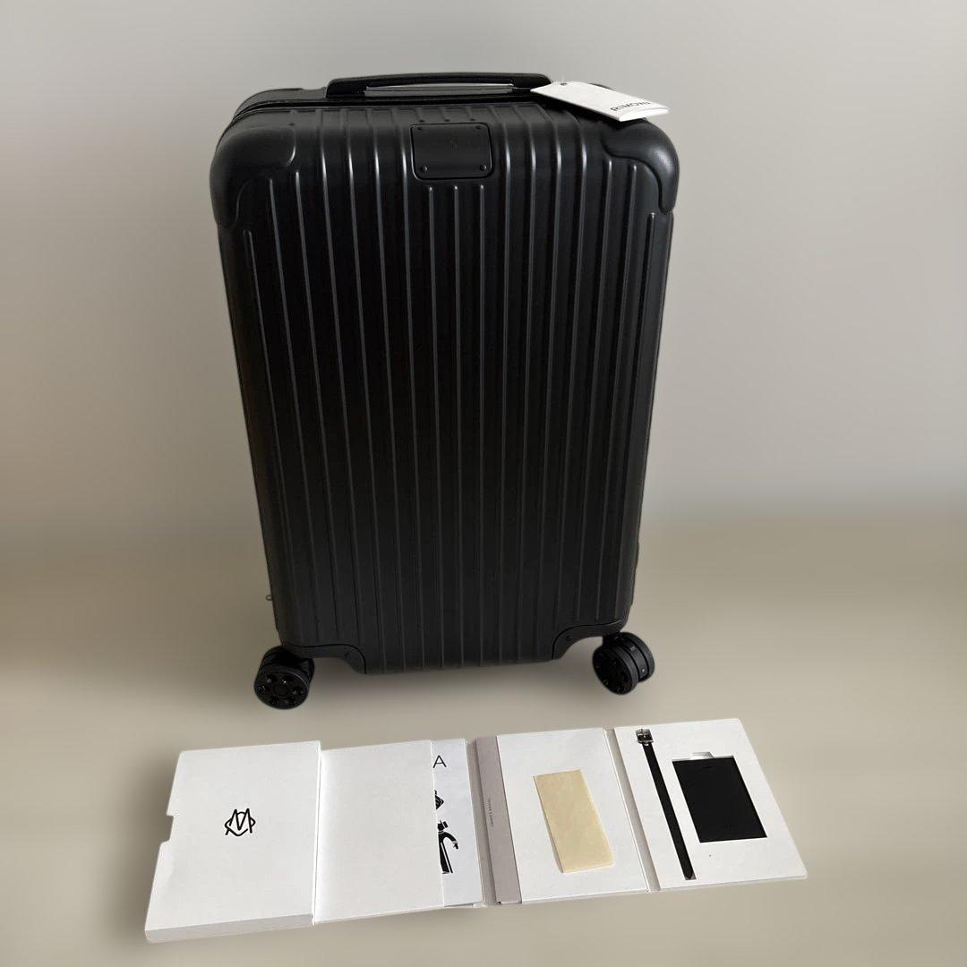 リモワ エッセンシャル Check-In M 黒 ブラック 干場スーツケース