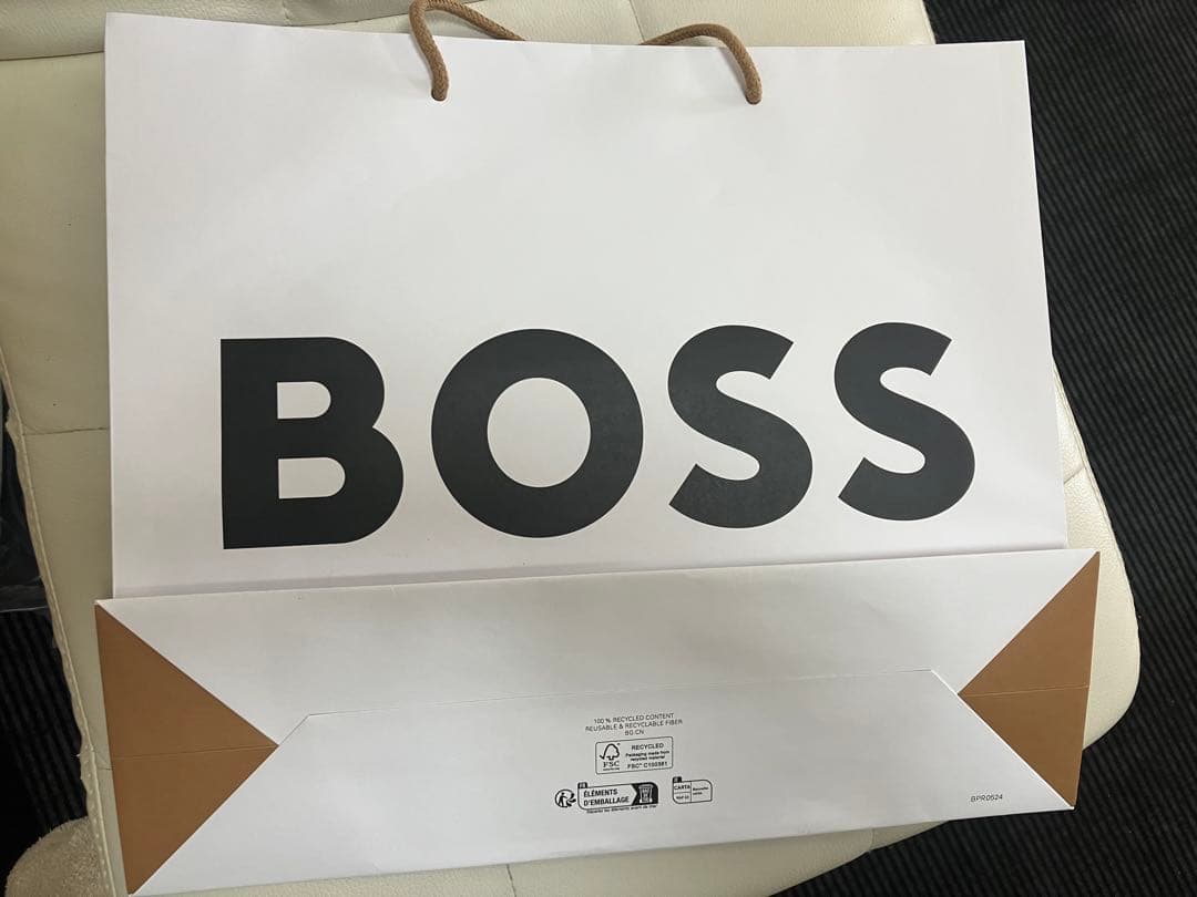 ヒューゴボスマフラー＆ニットキャップ