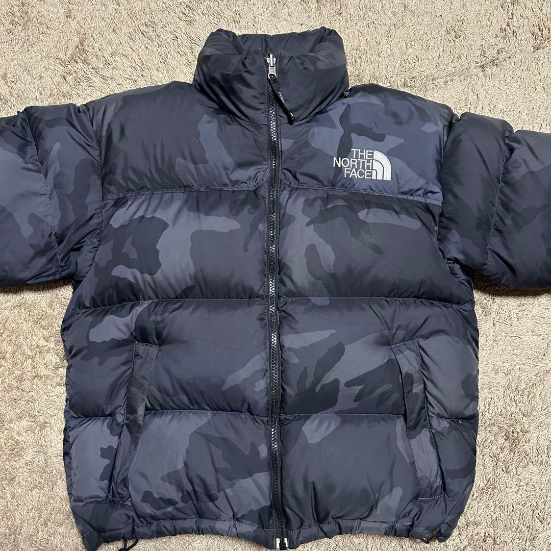 ノースフェイス ヌプシ 700 センターロゴ ダウンジャケット カモフラ 黒