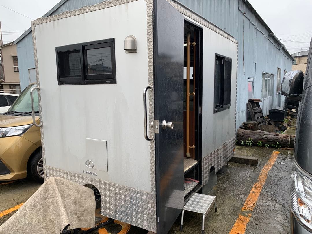 キャンピングシェル　事務所　秘密基地　子供の 勉強部屋などに