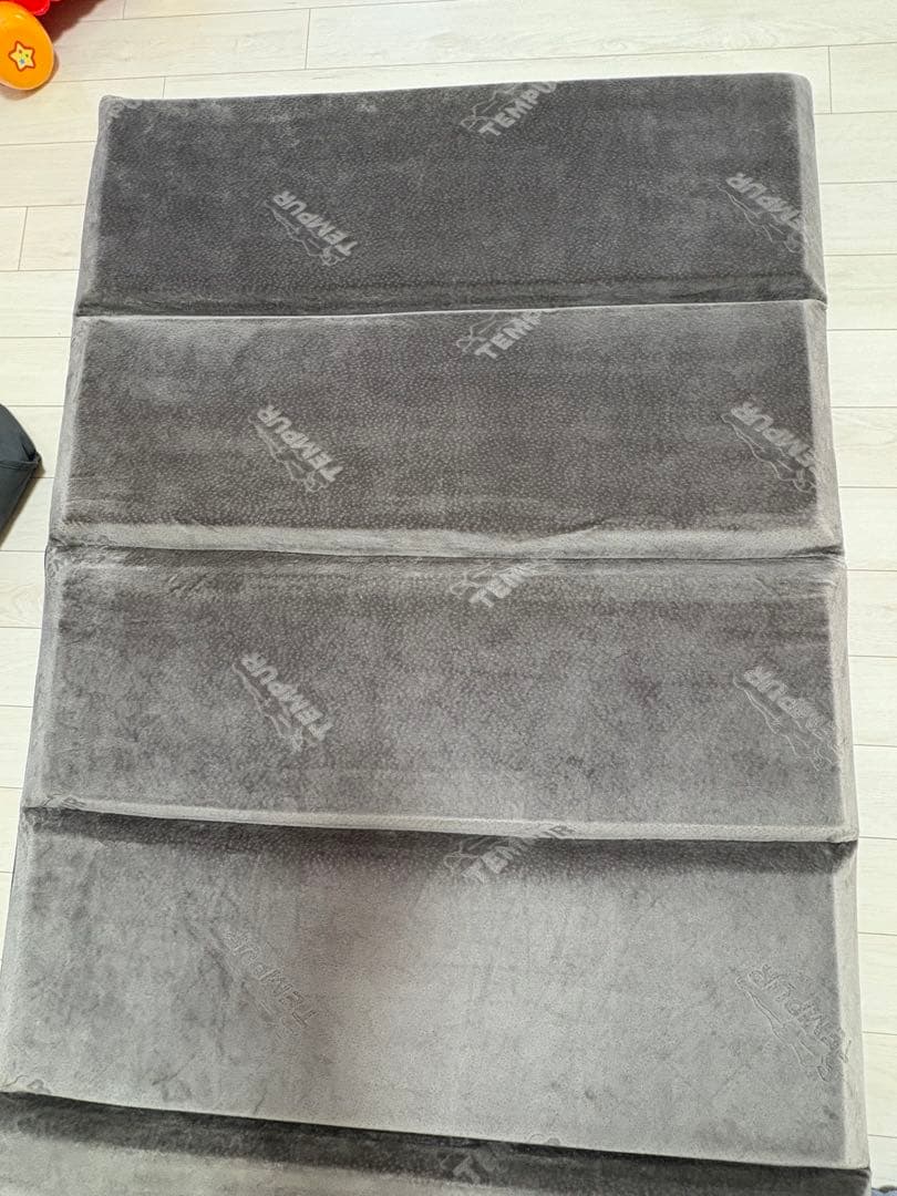 【美品　2週間のみ使用】TEMPUR フトンデラックス マットレス