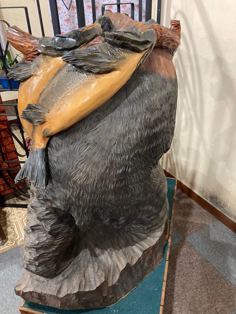 熊の木彫り(北海道)