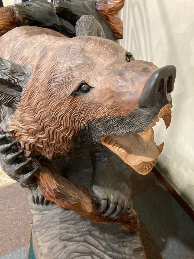 熊の木彫り(北海道)