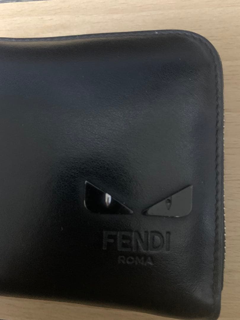 FENDI バグズジップアラウンド長財布