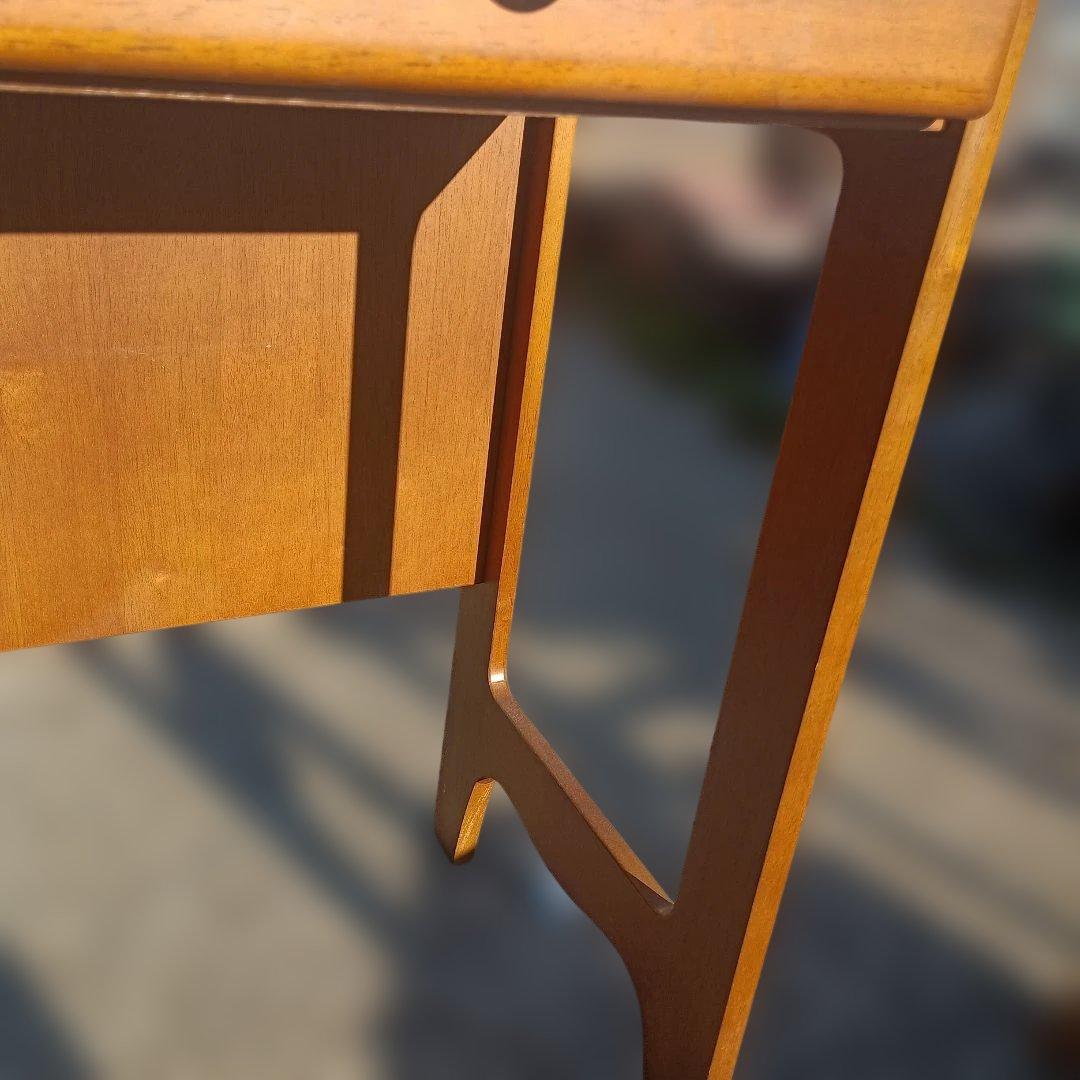 5123）カリモクの引き出し付き机／学習机・作業机