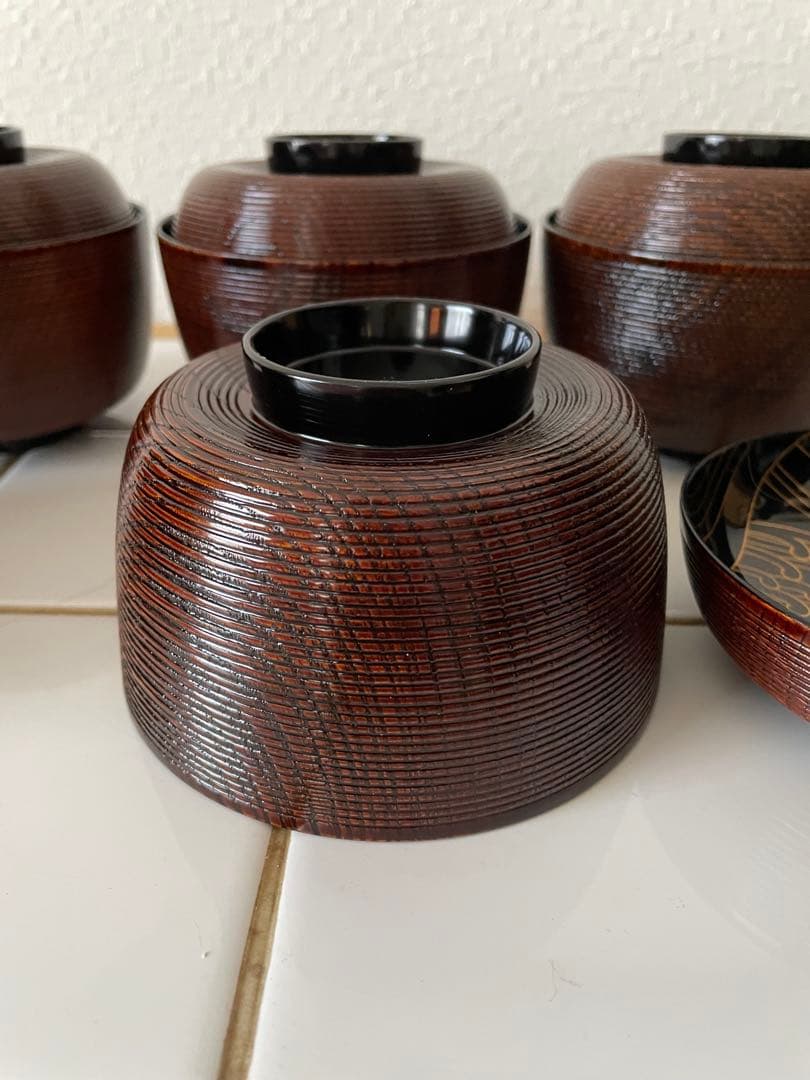 新品5客セット栄斉 木製 蓋付き 吸物椀 煮物椀金彩 糸目筋 沈金 蒔絵漆器お椀