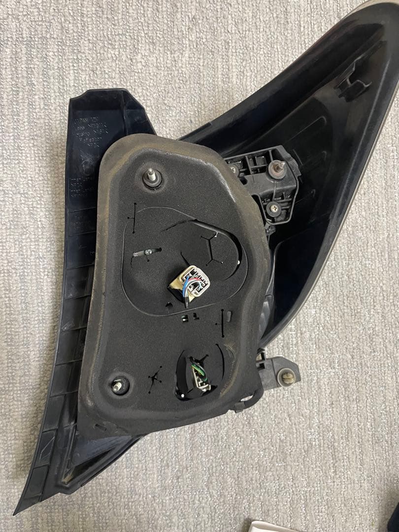 NCP131ヴィッツGRスポーツ純正LEDテールライト