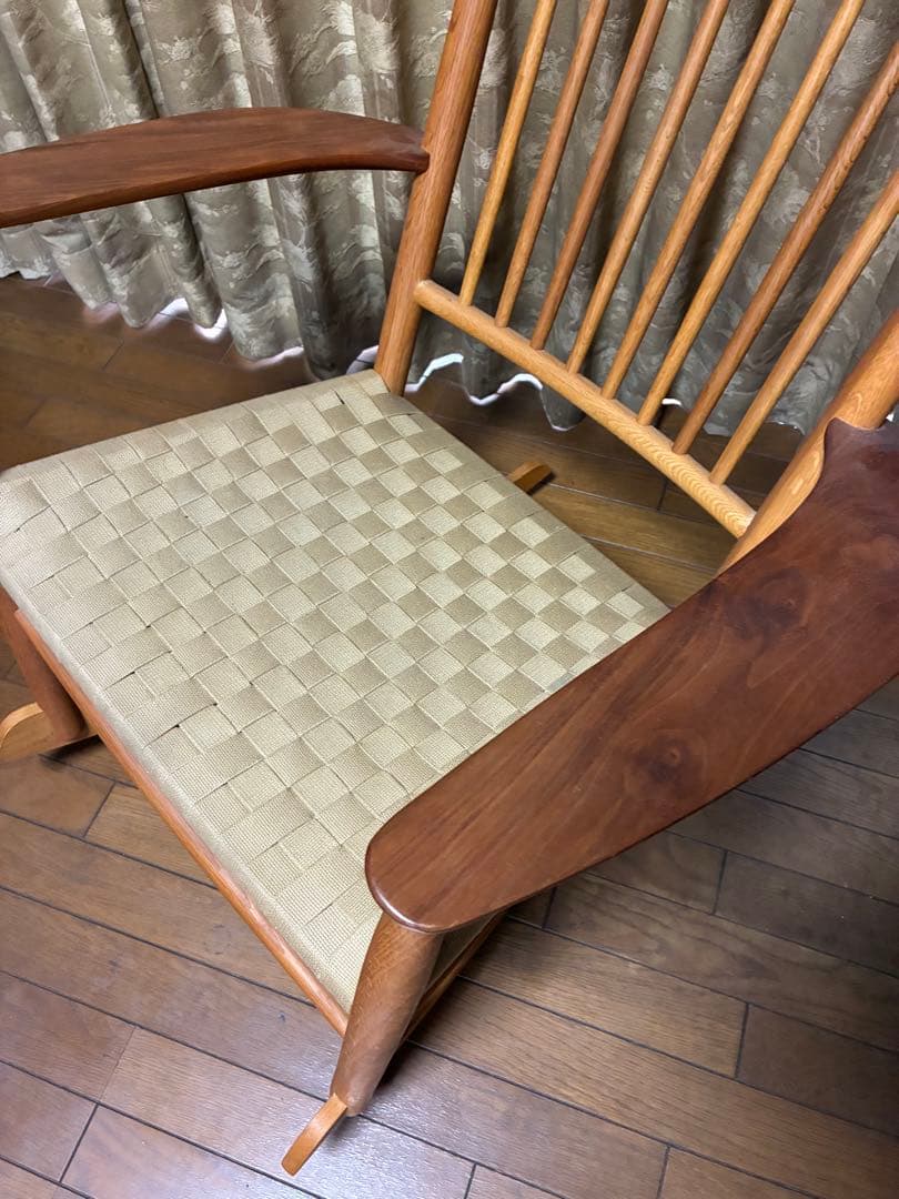 ロッキングチェア/岩倉榮利デザイン