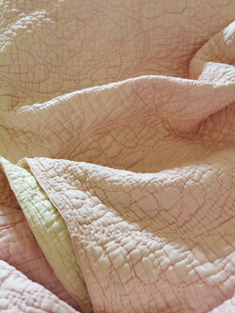 アンティーク手縫ダーラムキルト 羽/ローレル植物紋 薔薇桜色＆淡檸檬リバーシブル