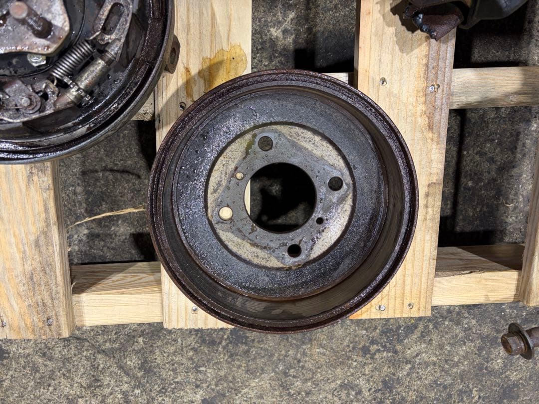 ダイハツコンパーノ　フロントブレーキ