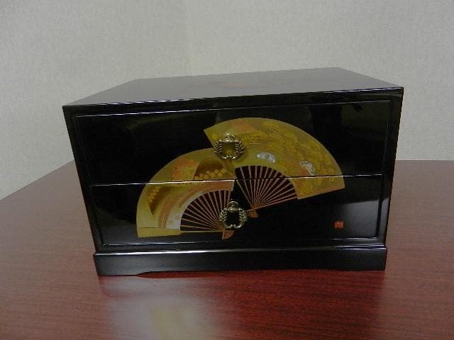 会津塗り金彩扇面蒔絵二段小箪笥（小引き出し、小物入れ）