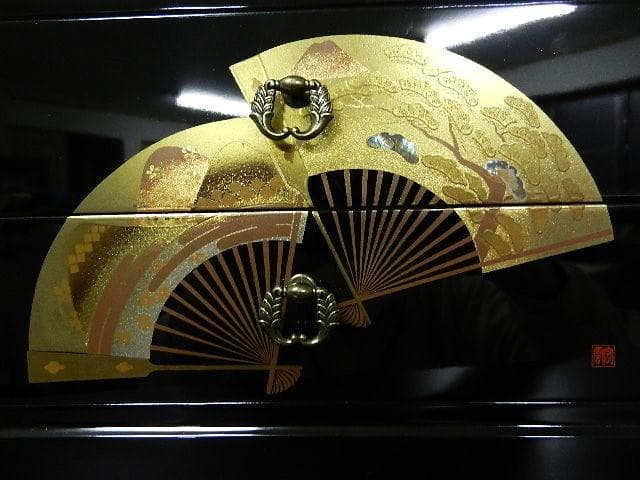 会津塗り金彩扇面蒔絵二段小箪笥（小引き出し、小物入れ）