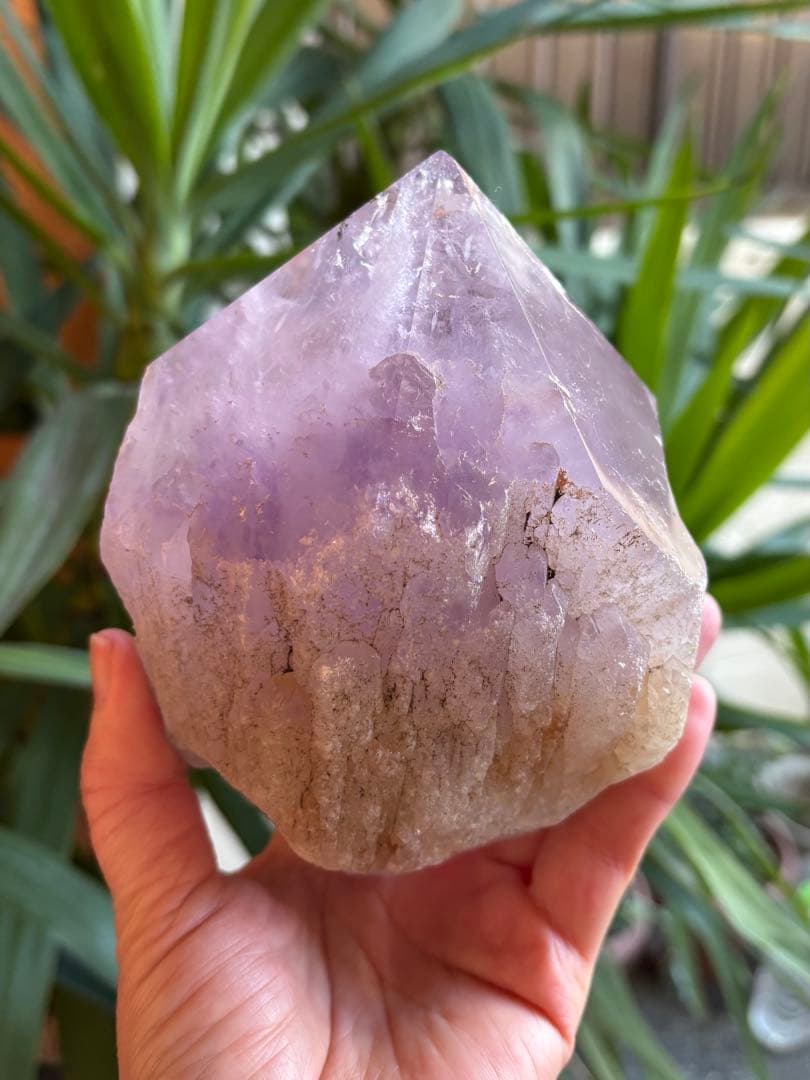 強力浄化　ボリビア産　ラベンダーアメジスト　巨大単結晶　1886g 専用台座付