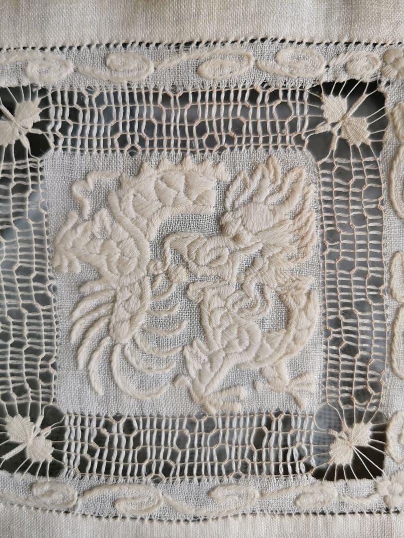アンティーク 龍のエンブロイダリー 蝶のドローンワークレース シノワズリドイリー