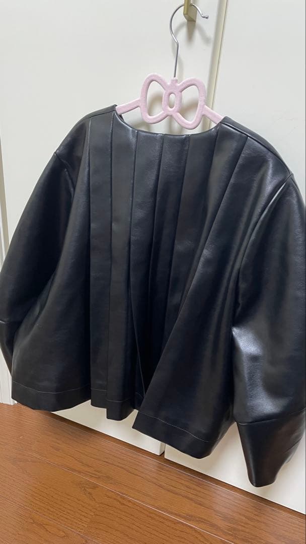 【美品】TREFLE +1 プリーツエコレザージャケット　トレフルワン