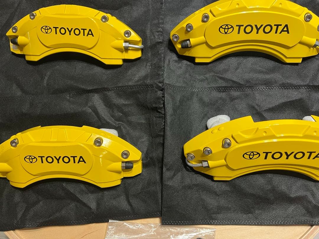 キャリパーカバー プリウス　50系