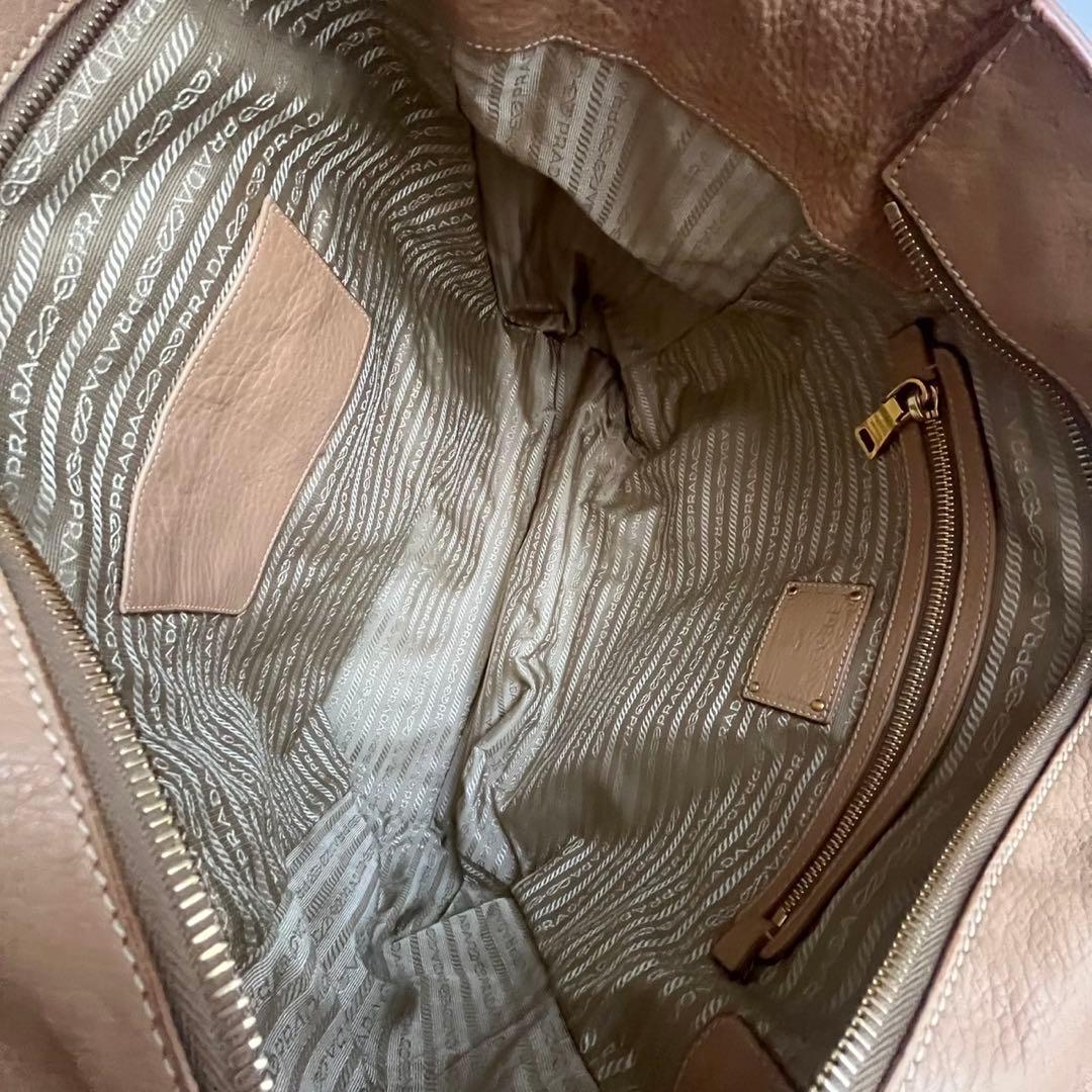 極美品✨　PRADA トートバッグ レザー　ベージュ　三角プレート