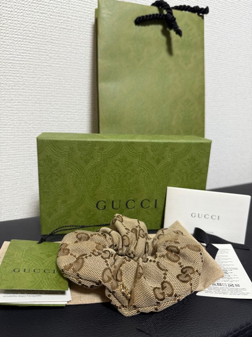 【新品】GUCCI グッチ　シュシュ　GG柄 ベージュ ヘアアクセサリー