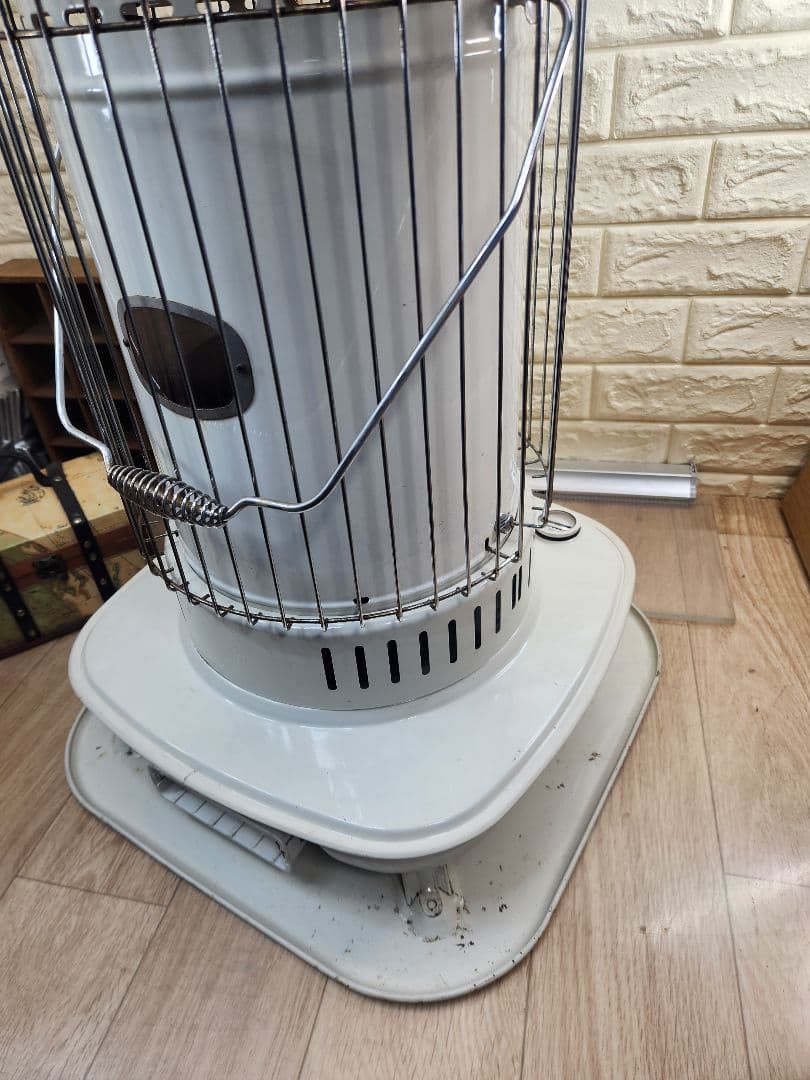 送料無料❤2014⑨■コロナ ホワイト 石油ストーブ 安全ガード付き