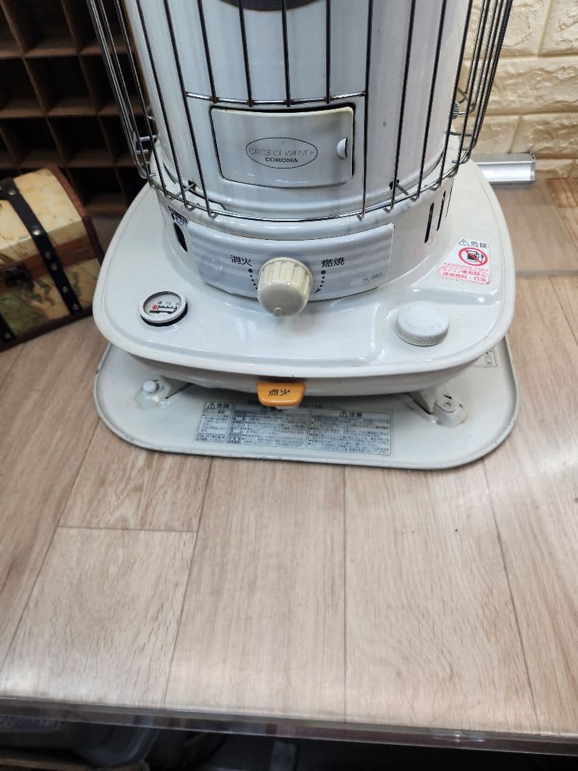 送料無料❤2014⑨■コロナ ホワイト 石油ストーブ 安全ガード付き