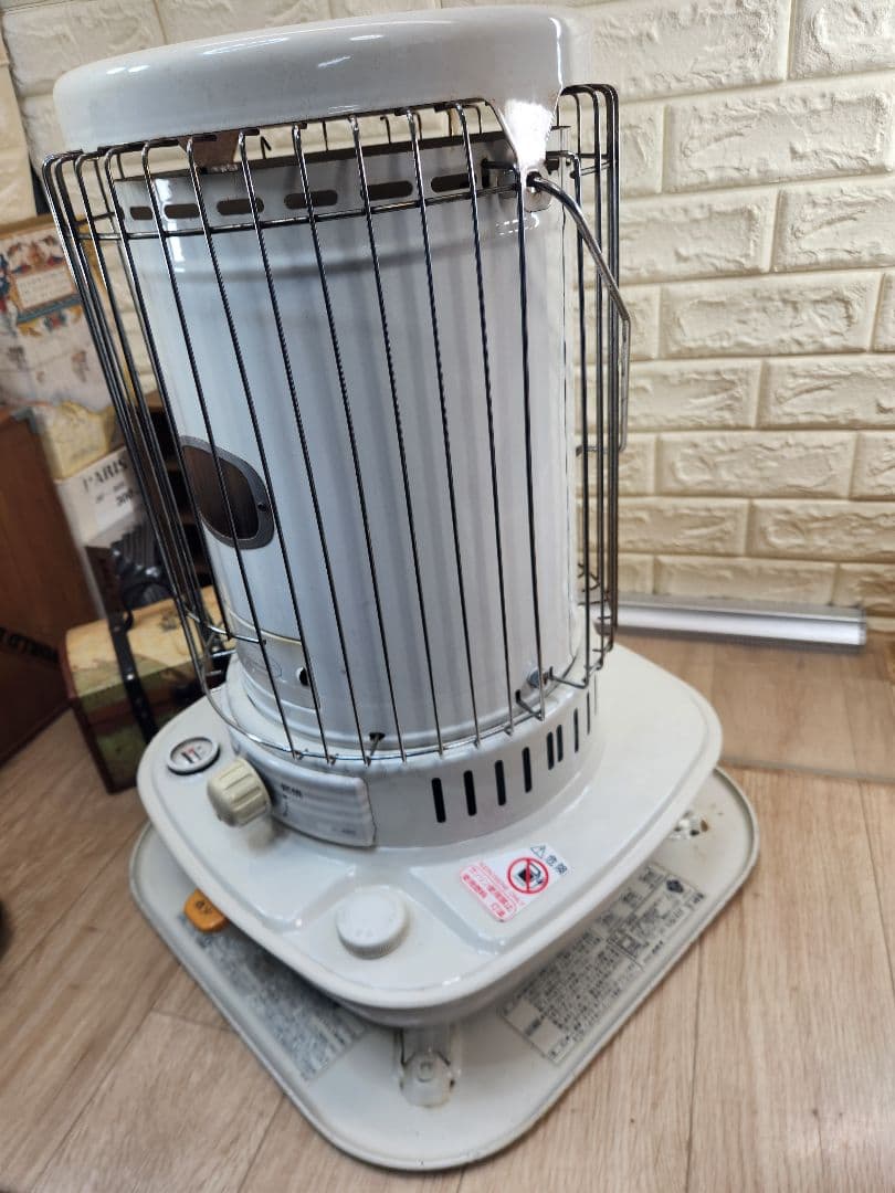 送料無料❤2014⑨■コロナ ホワイト 石油ストーブ 安全ガード付き