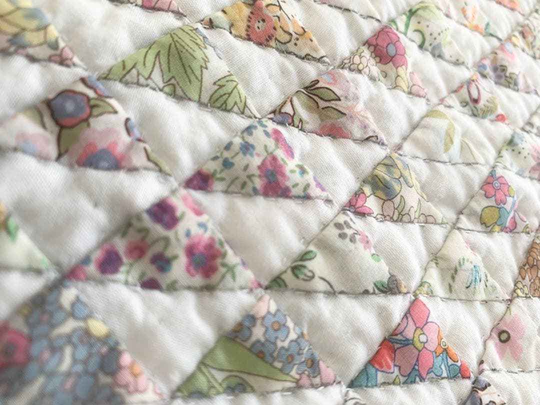 リバティ LIBERTY. タペストリー ハート ホワイトキルト ハンドメイド