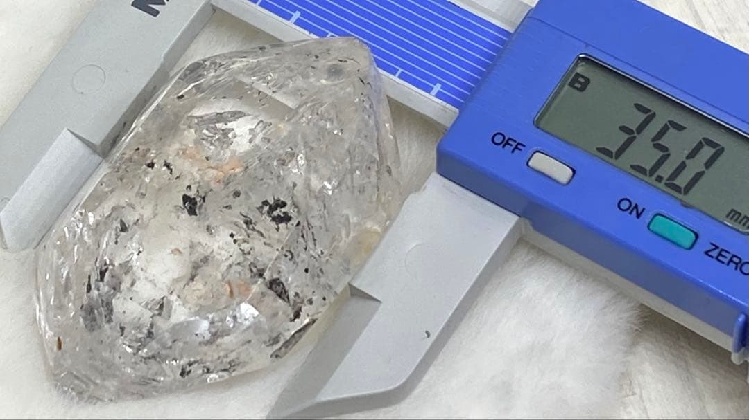 エレスチャル水入り水晶　流砂入り　虹入り　原石　置物　天然石　パワーストーン