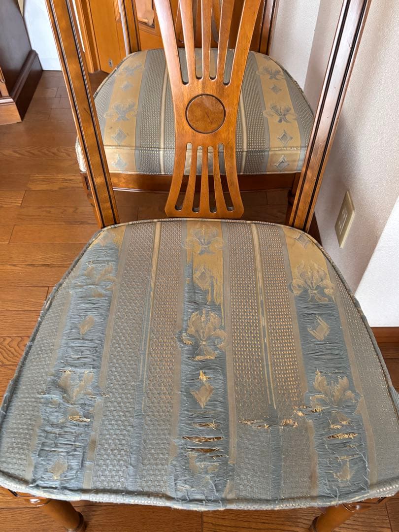 ①訳あり　カリモク　ドマーニ　木製ダイニングチェア　一脚