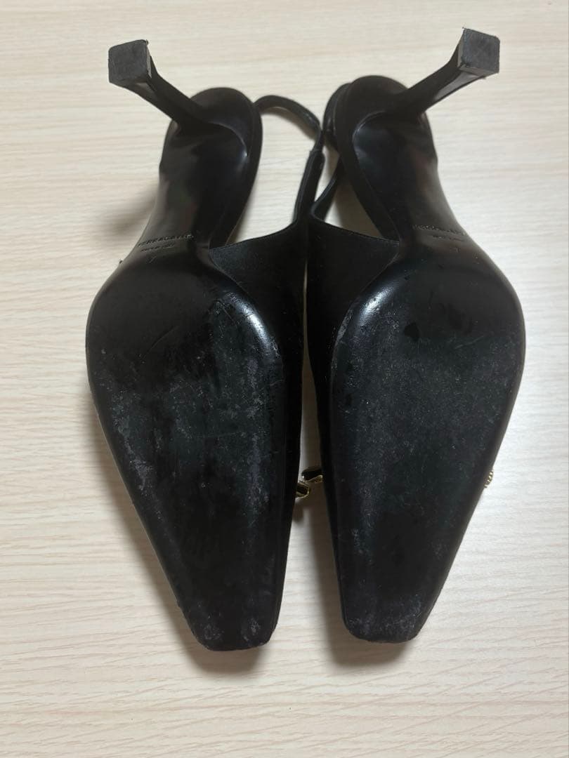 FERRAGAMO ブラックサテン ハイヒール　ゴールド金具　7