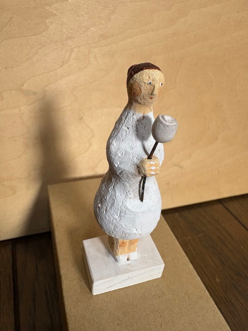 にしおゆき おるがん社 陶製人形 花をおくる 白い花