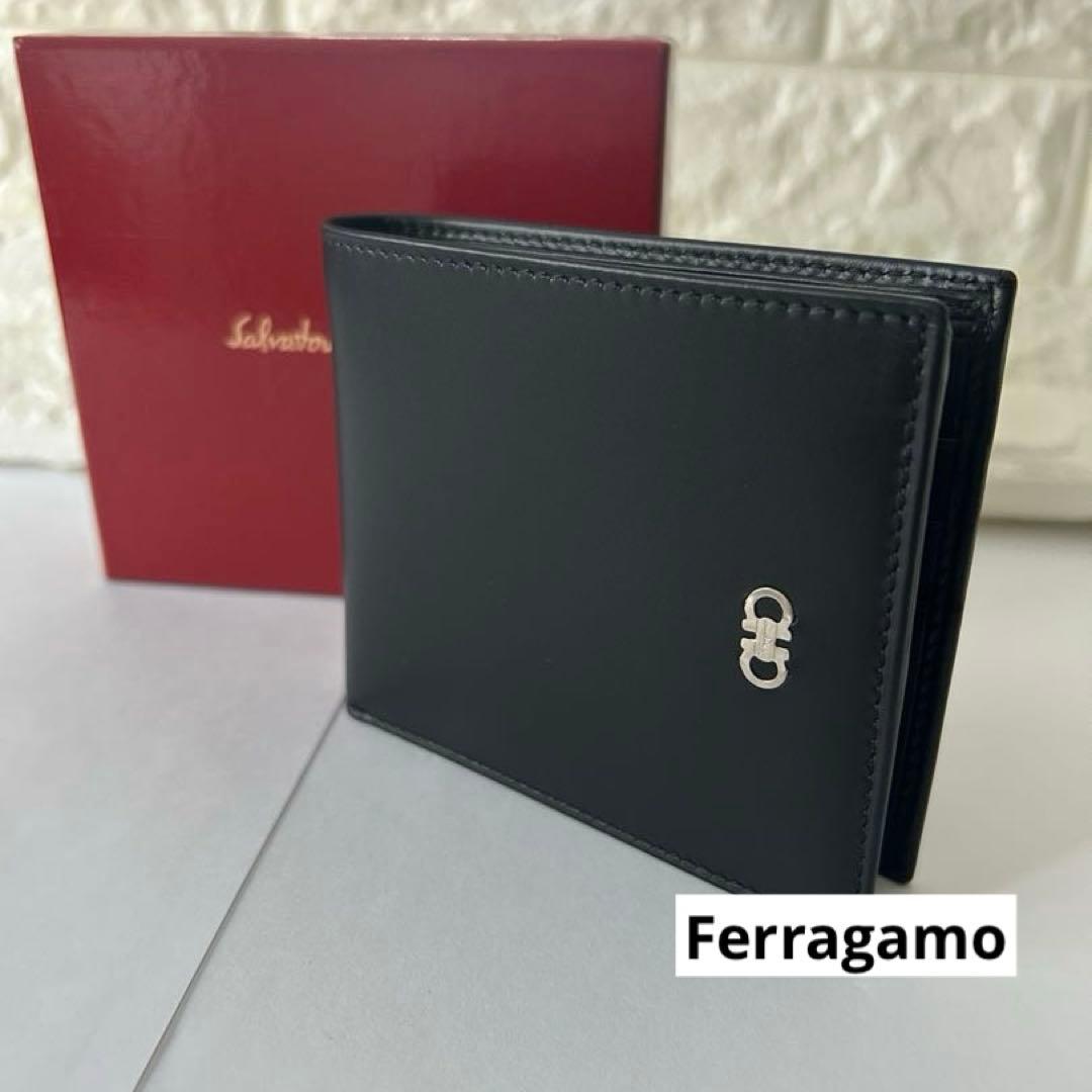 Ferragamo フェラガモ　二つ折り財布 ブラック　ガンチーニ