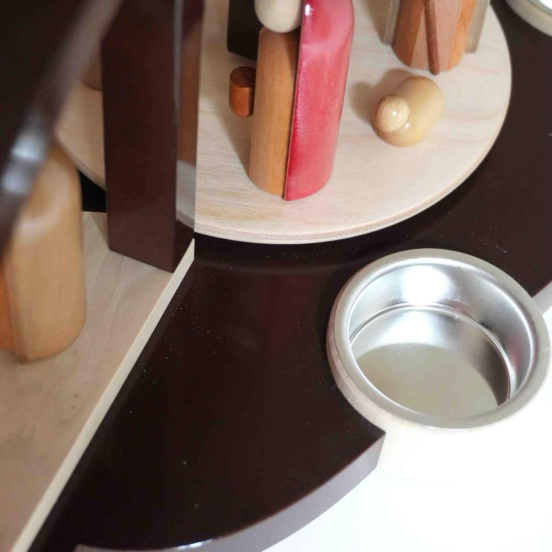 ドイツ ティーライトピラミッド（キリスト生誕）木製工芸品 エルツ山地 ザイフェン