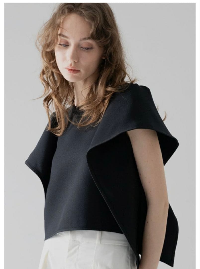 maison de dolce lily tops/black フレア袖