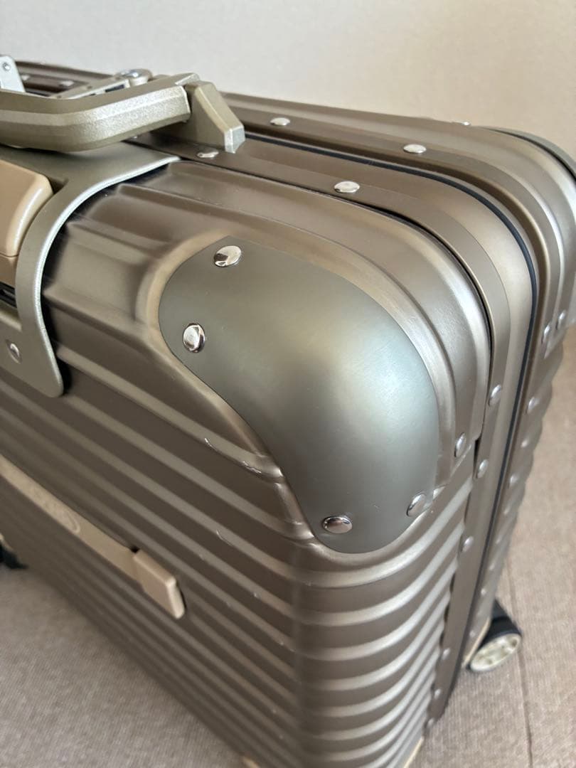 リモワ トパーズ チタニウム キャリー ケース 4輪 RIMOWA 機内持ち込み