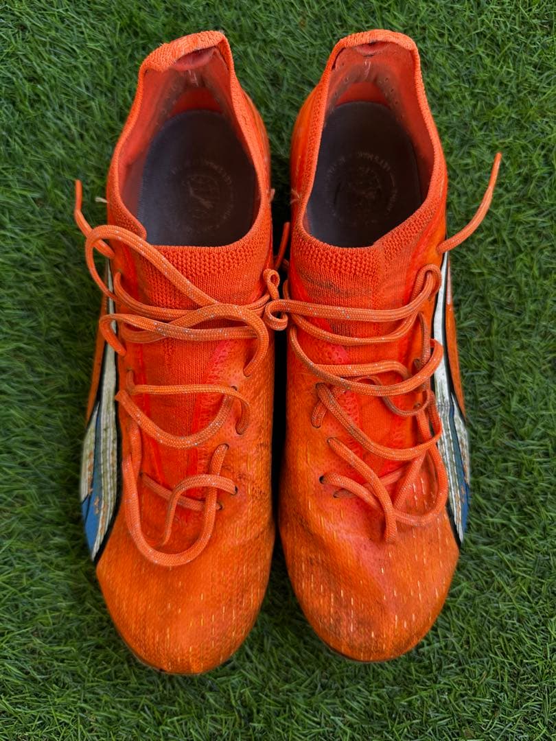 Puma サッカーシューズ オレンジ スパイク