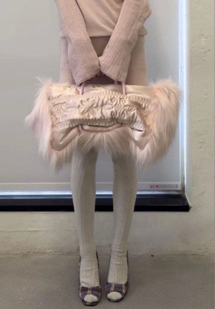 バッグ Fluffy Slouchy Satin Bag SCULPTOR