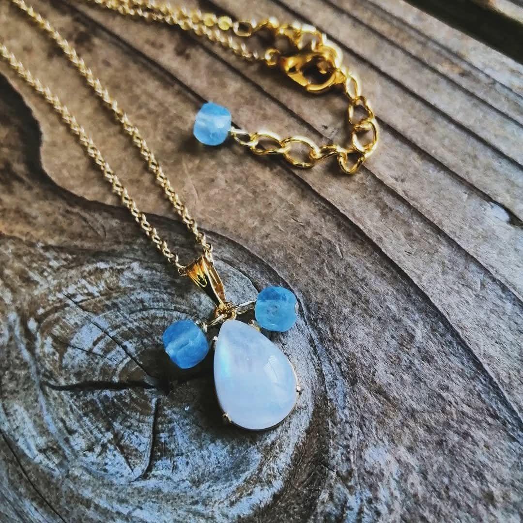 レインボームーンストーン＆アクアマリンのペンダント