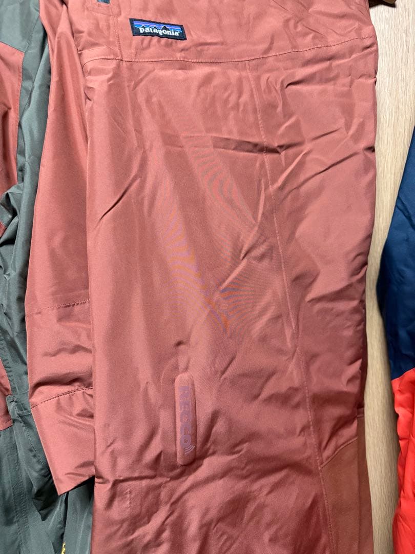 パタゴニア　パウダータウンジャケット、パンツ上下セット　新品L ベイスングリーン