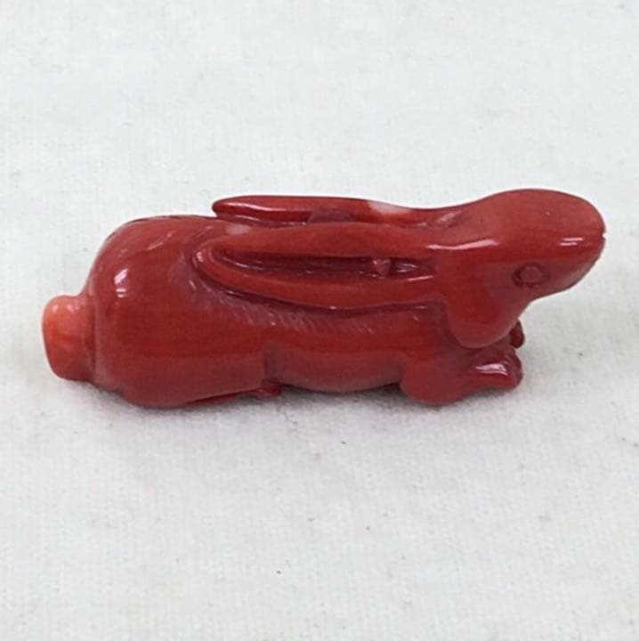 正規品 天然山珊瑚 ウサギ 置物 送料込み