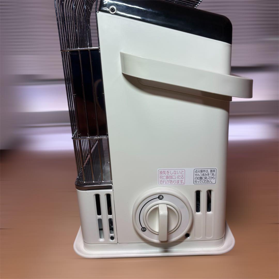 【美品】イワタニ カセットガスストーブ CB-STV-DKD 暖房　ポータブル