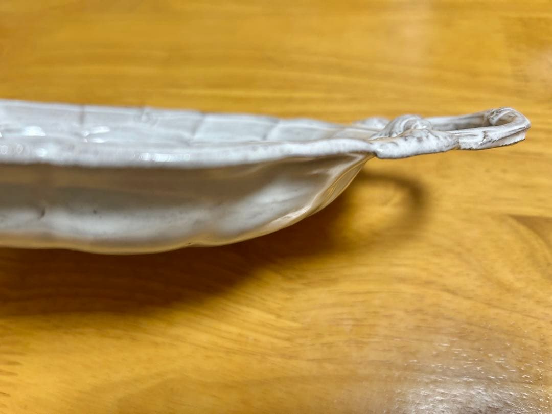 アスティエ•ド•ヴィラット 取手付きエレガントなホワイト陶器皿