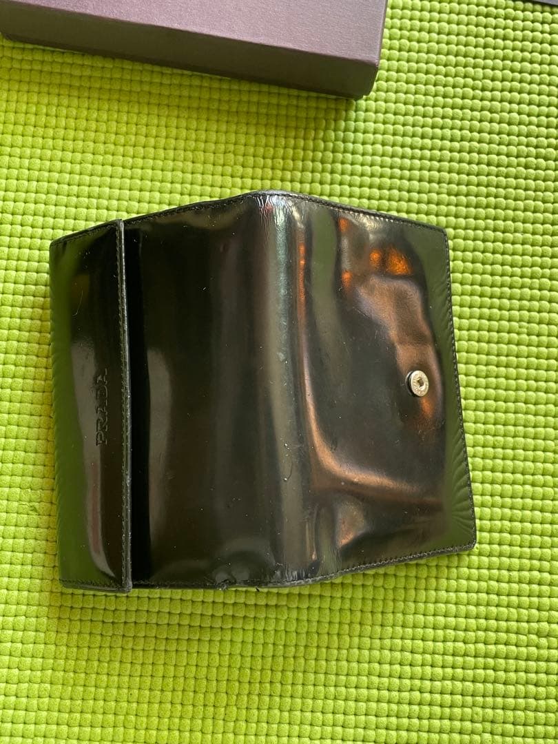 PRADA 財布　ヴィンテージ　ブラック　牛革　コンパクト財布　プラダ