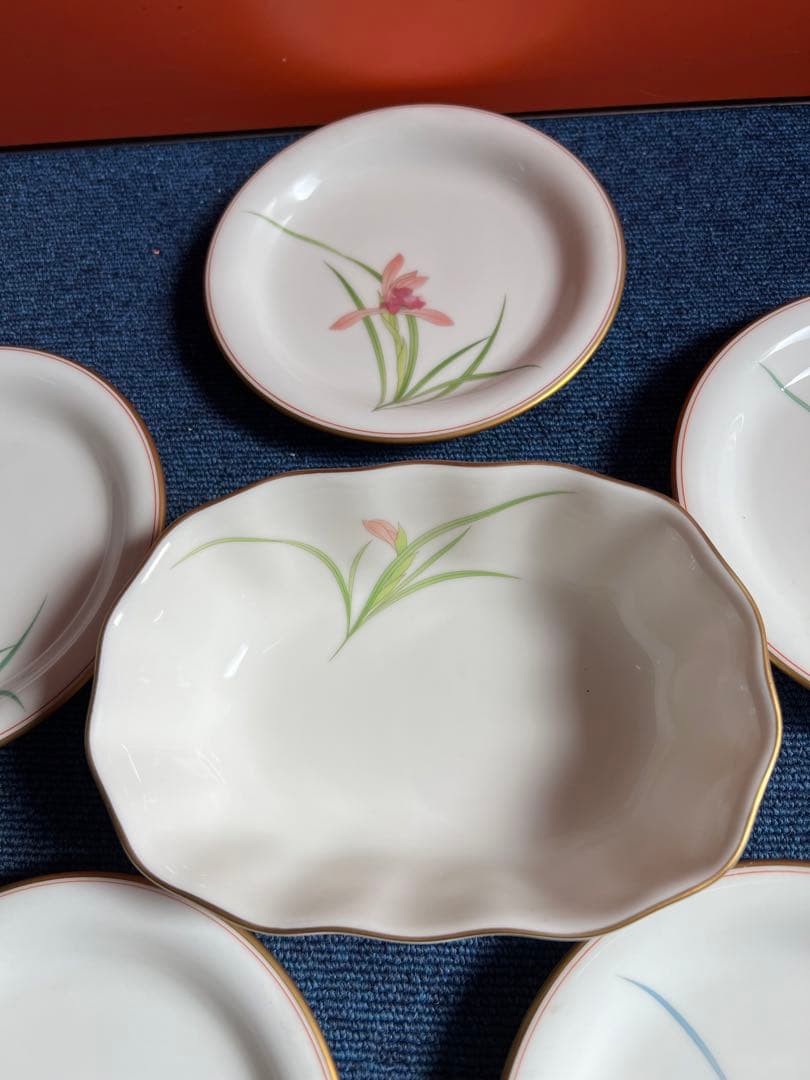 1379 香蘭社　金彩　皿5客　鉢1 客　未使用