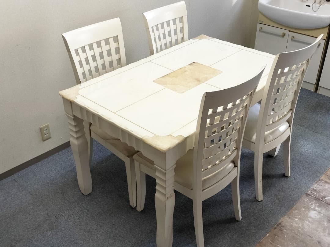 引き取り限定！分解できます。　大理石風　テーブルと椅子の５点セット
