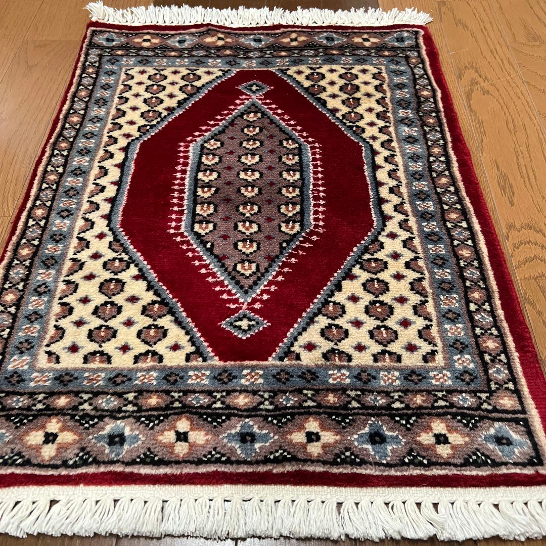 ミニ　ラグ　パキスタンラグ　手織り絨毯　可愛い赤色　玄関マット44cmx59