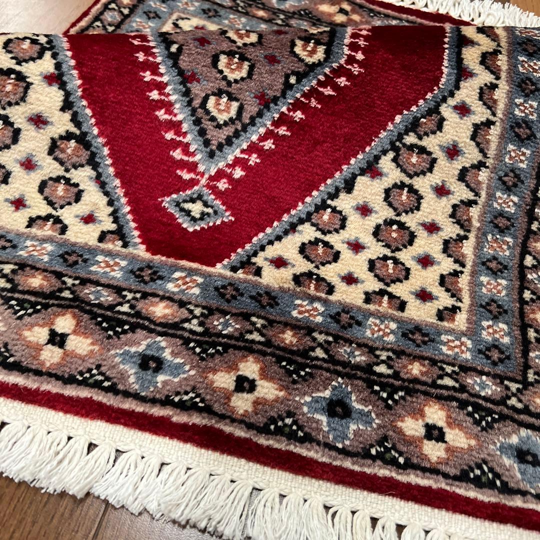 ミニ　ラグ　パキスタンラグ　手織り絨毯　可愛い赤色　玄関マット44cmx59